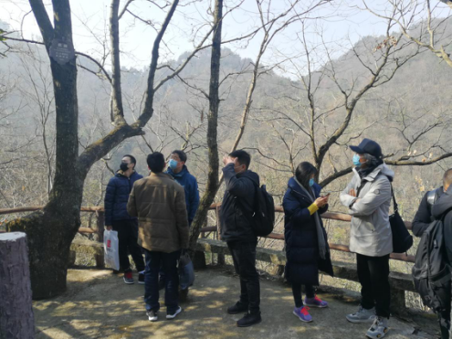 文旅投公司組織開展銅鑼寨景區(qū)標(biāo)識(shí)導(dǎo)視系統(tǒng)規(guī)劃設(shè)計(jì)方案現(xiàn)場(chǎng)勘驗(yàn)工作